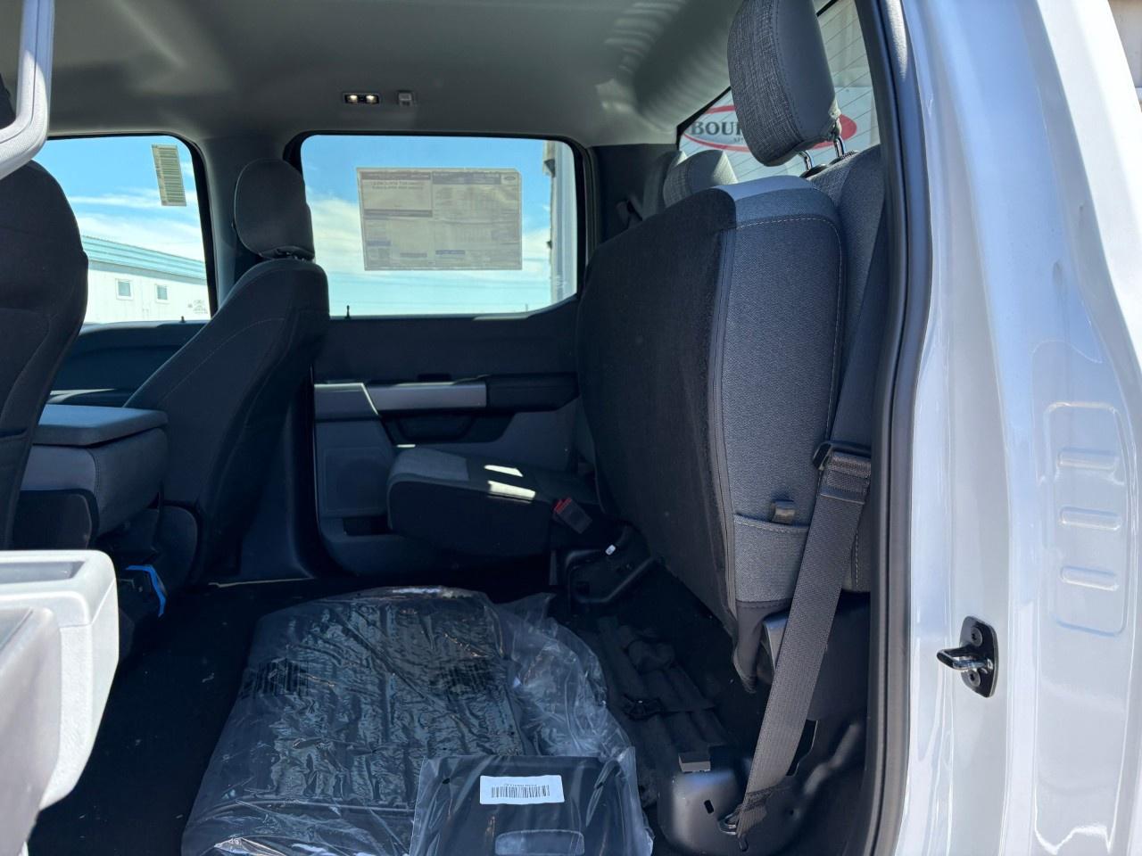 2026 Ford F-350 Super Duty DRW XLT 4WD CREW CAB 8' BOX Photo
