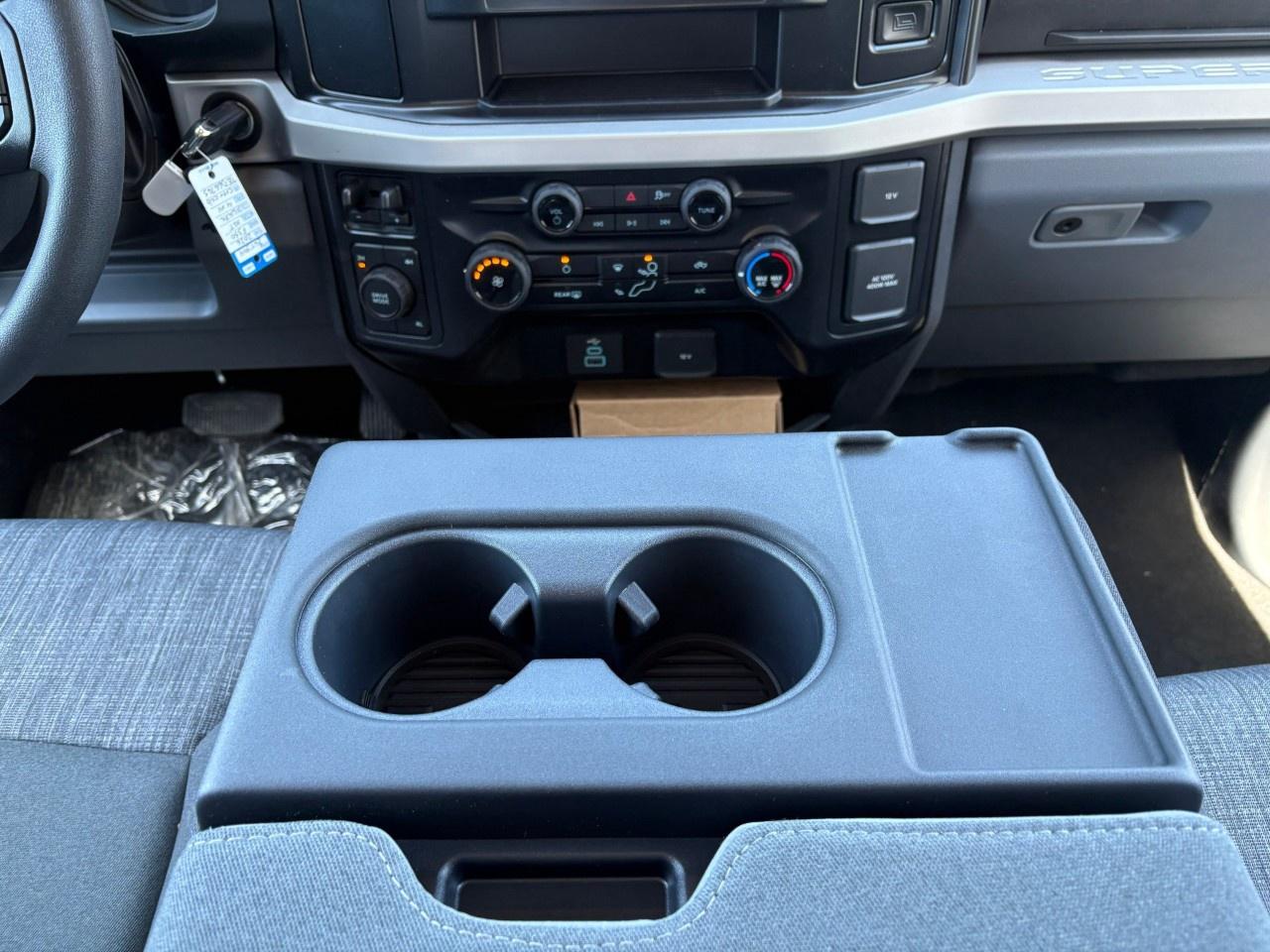2026 Ford F-350 Super Duty DRW XLT 4WD CREW CAB 8' BOX Photo