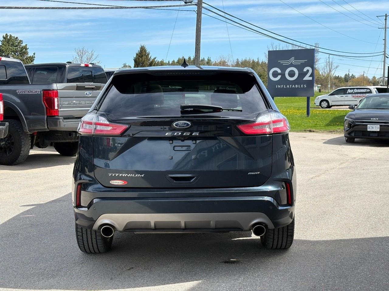 2022 Ford Edge Titanium AWD Photo