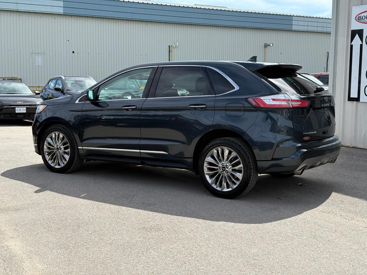 2022 Ford Edge Titanium AWD Photo