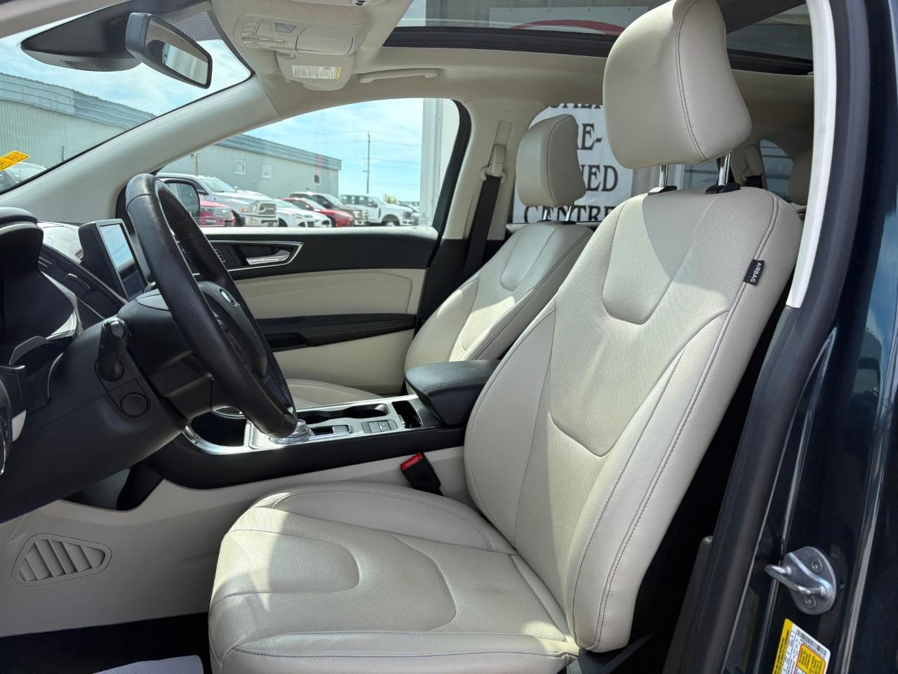 2022 Ford Edge Titanium AWD Photo