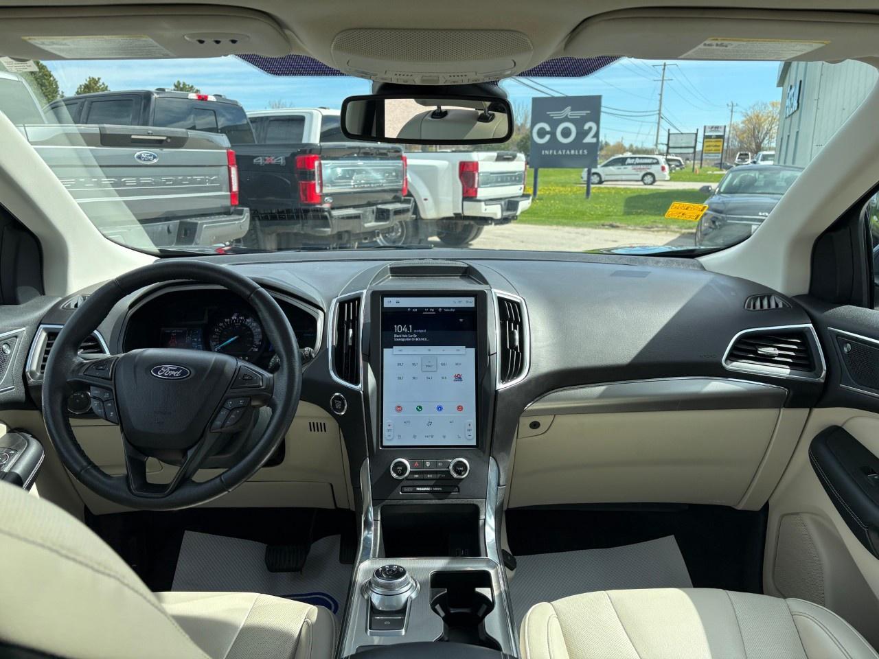 2022 Ford Edge Titanium AWD Photo