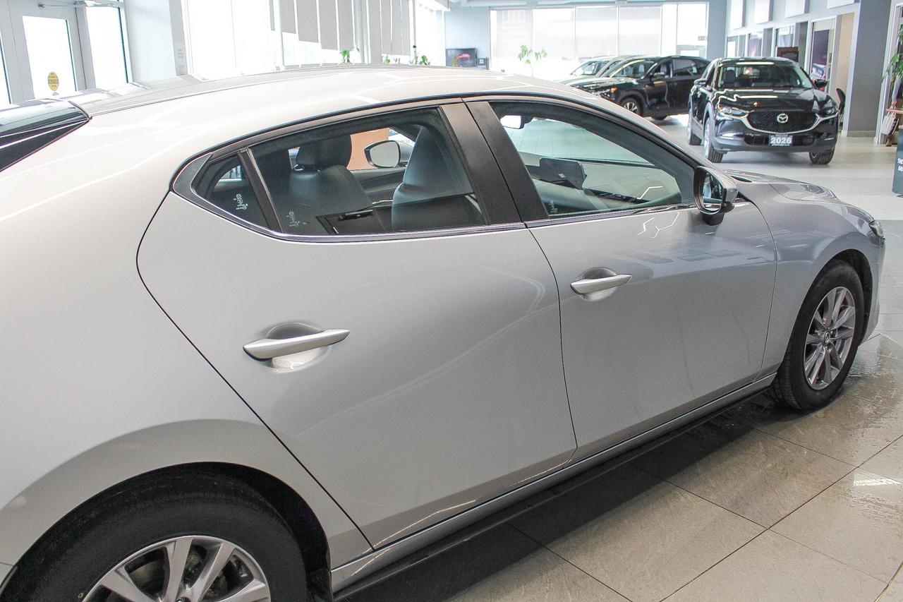 2022 Mazda MAZDA3 GS AWD - HEATED FRONT SEATS/STEERING WHEEL - CLEAN CARFAX! Photo4