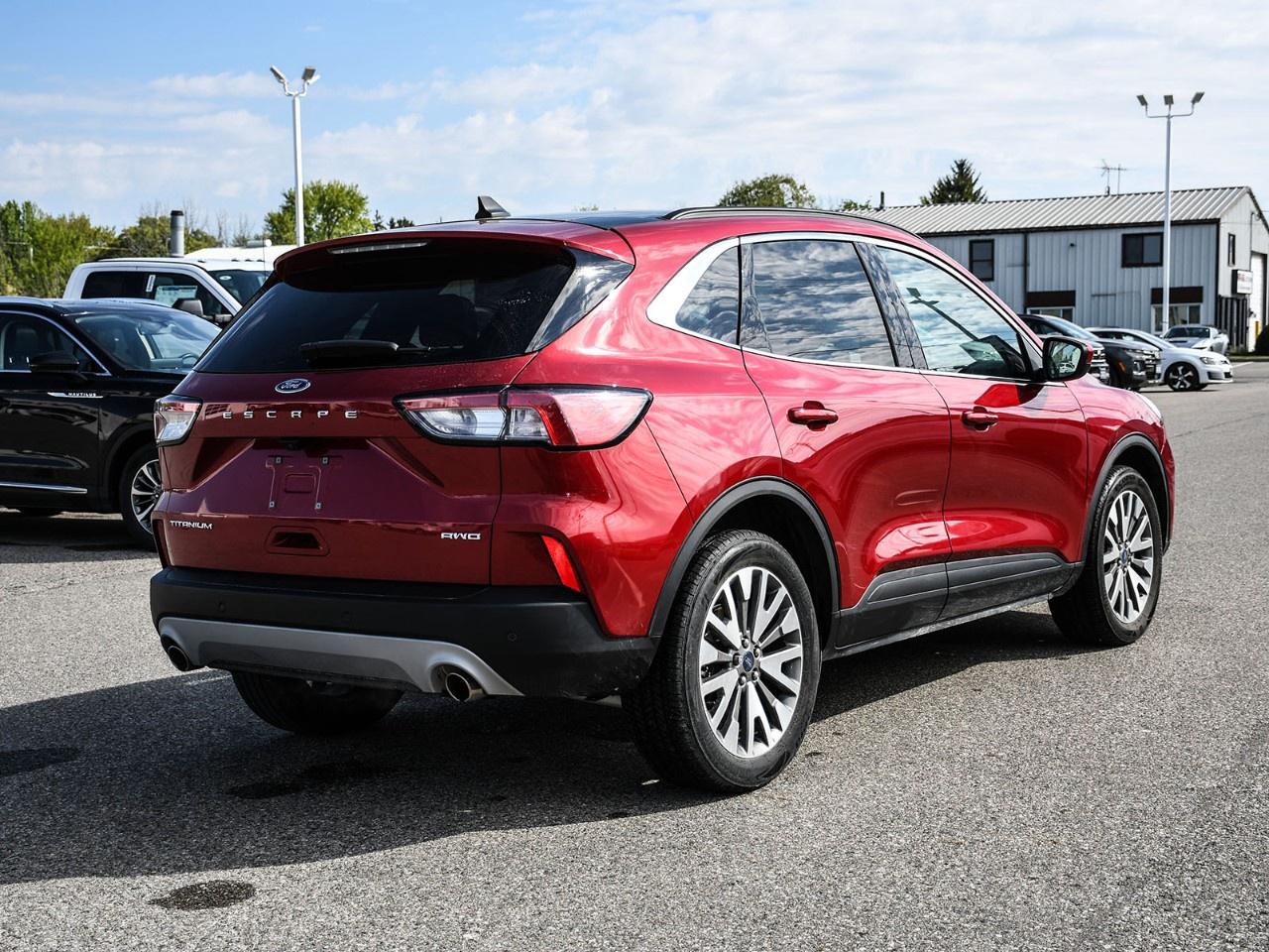 2022 Ford Escape Titanium AWD Photo