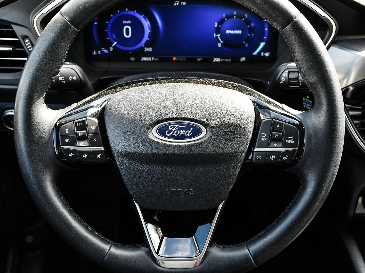 2022 Ford Escape Titanium AWD Photo