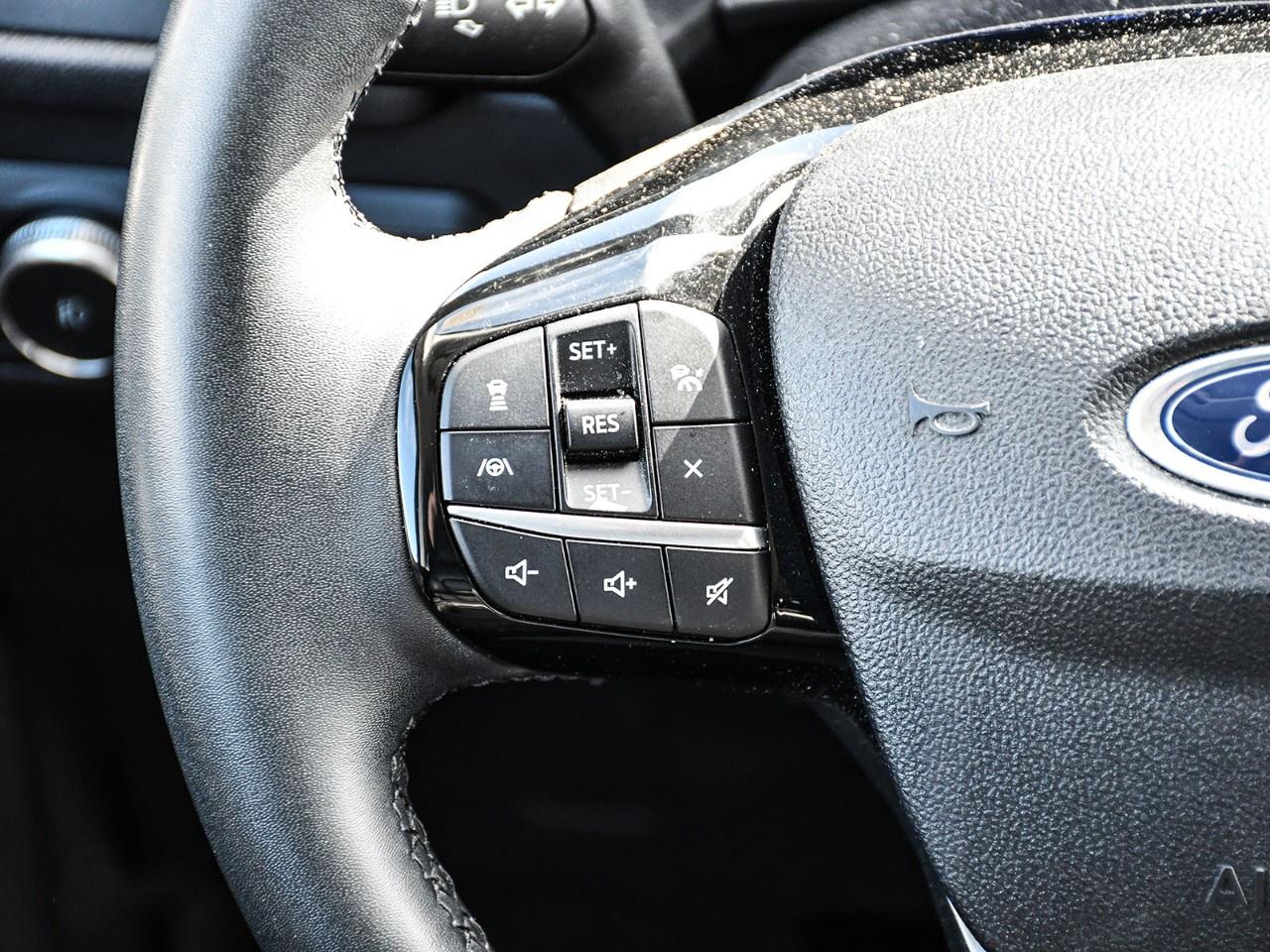 2022 Ford Escape Titanium AWD Photo