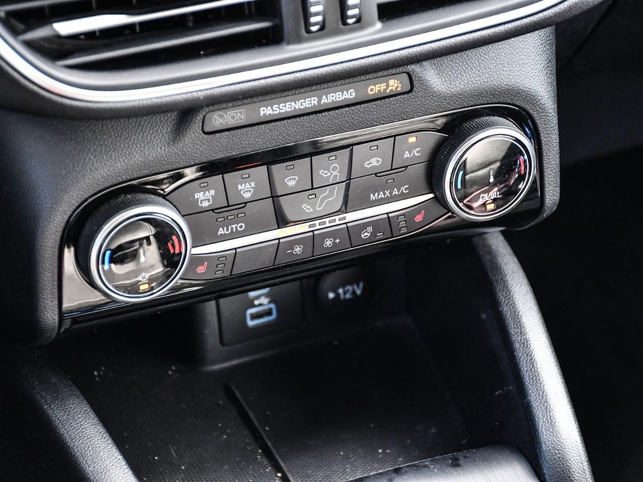 2022 Ford Escape Titanium AWD Photo