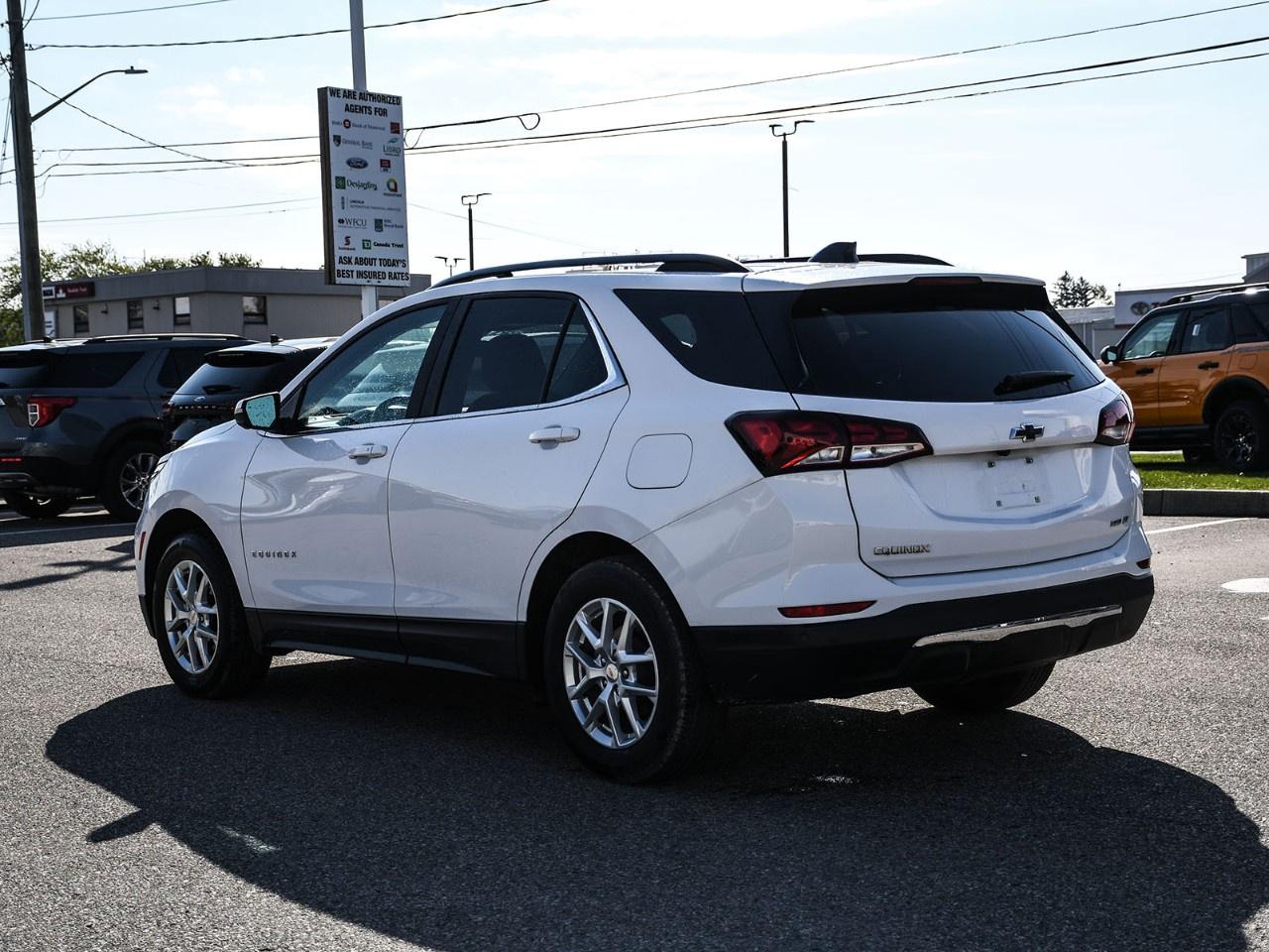 2022 Chevrolet Equinox AWD LT Photo2