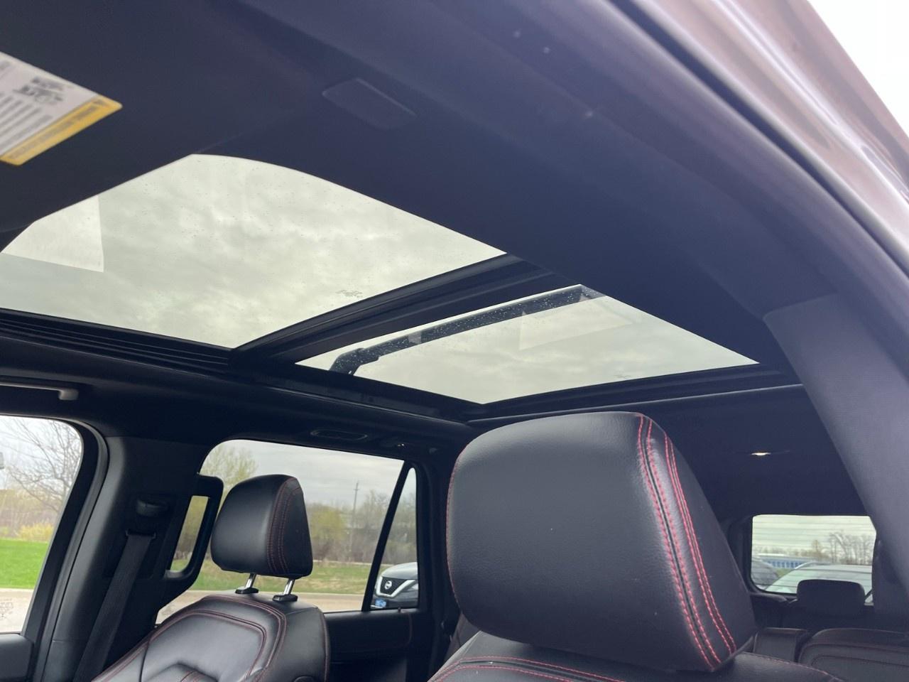 2021 Ford Expedition LIMITED MAX 4X4 Photo