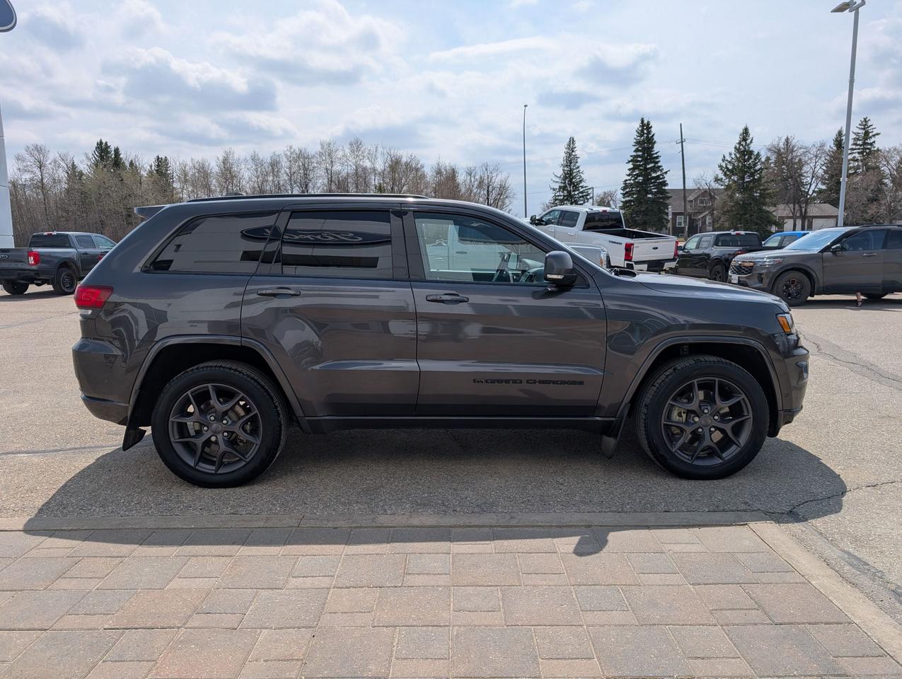 2021 Jeep Grand Cherokee 80th Anniversary Edition Photo4