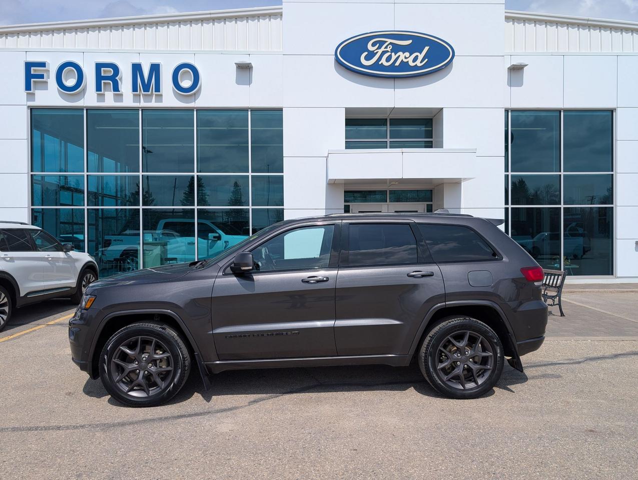 2021 Jeep Grand Cherokee 80th Anniversary Edition Photo0