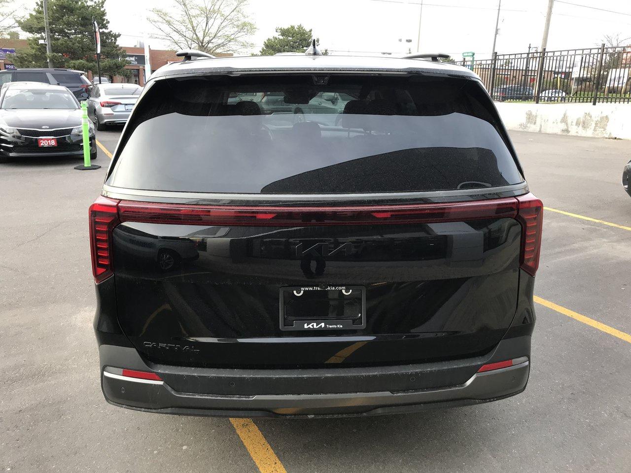 2025 Kia Carnival SX Pkg.   One Owner   No Accidents Photo