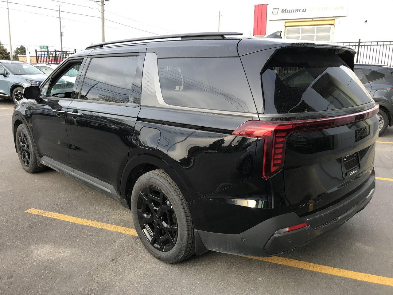 2025 Kia Carnival SX Pkg.   One Owner   No Accidents Photo