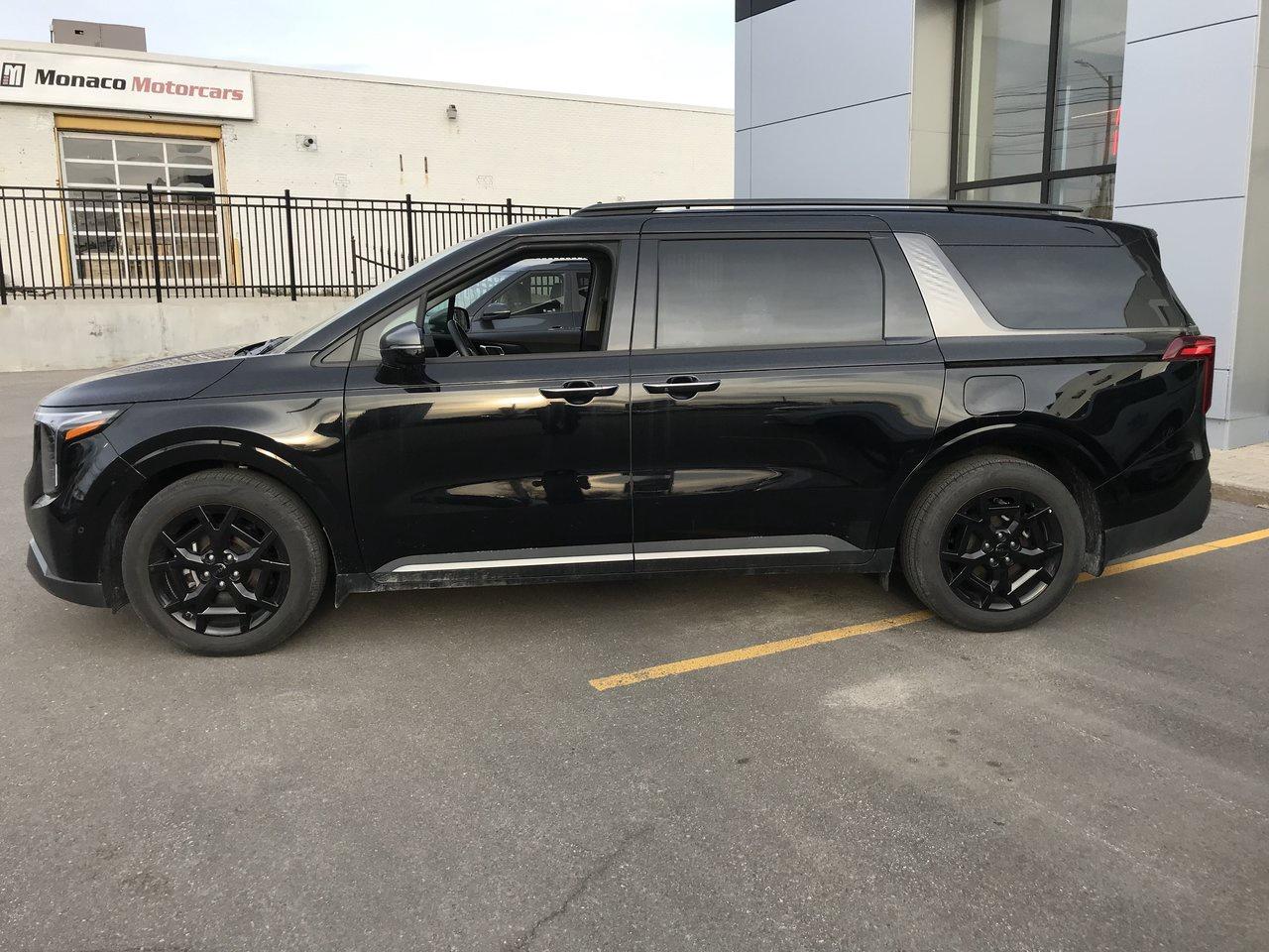 2025 Kia Carnival SX Pkg.   One Owner   No Accidents Photo