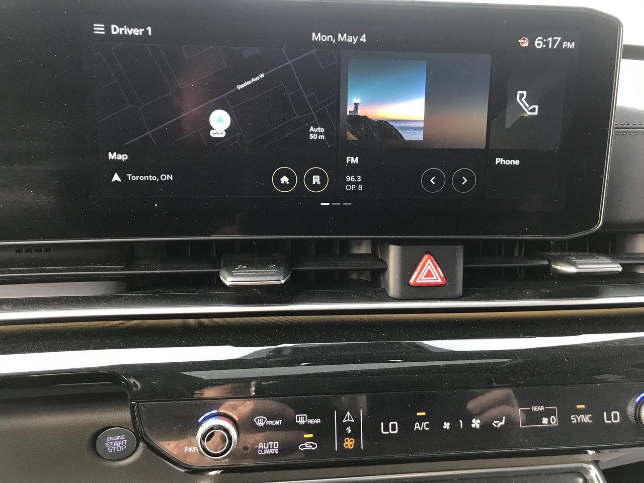 2025 Kia Carnival SX Pkg.   One Owner   No Accidents Photo