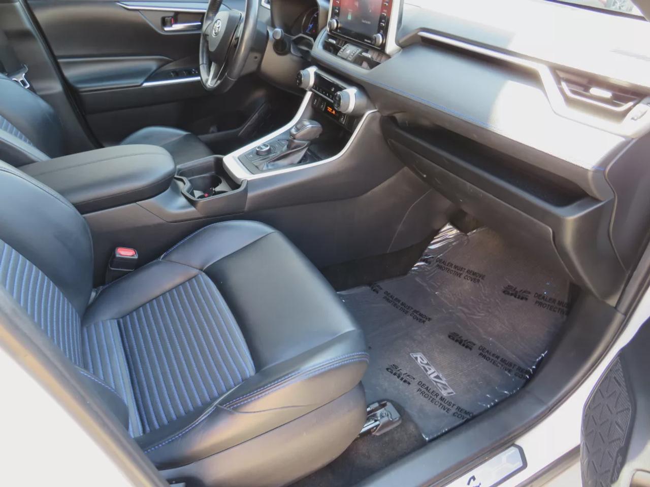 2019 Toyota RAV4 Hybrid XLE | Clean Carfax Report | No Accidents | AWD | Alloy Rims | Sunroof | Leather Trim | Heated Seats + Steering Wheel | Photo