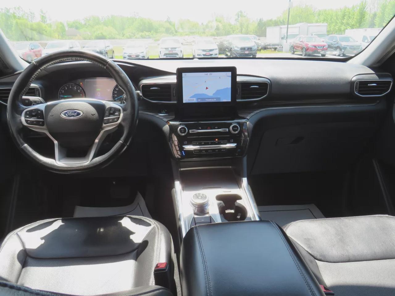 2021 Ford Explorer Limited | Clean Carfax Report | 6 Passenger | Tints | Trailer Hitch | Navigation | Leather | Power Tailgate | Photo3