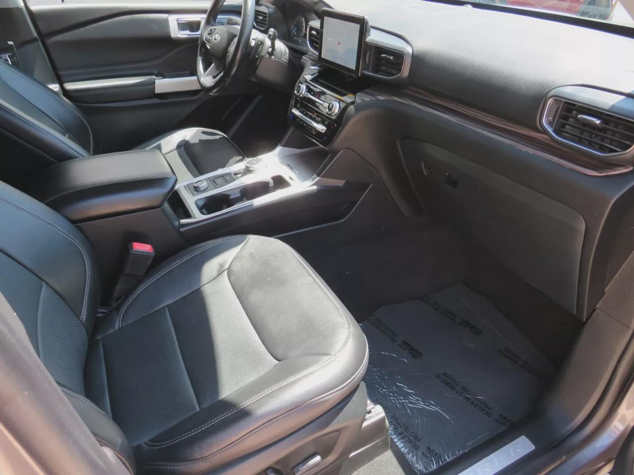 2021 Ford Explorer Limited | Clean Carfax Report | 6 Passenger | Tints | Trailer Hitch | Navigation | Leather | Power Tailgate | Photo