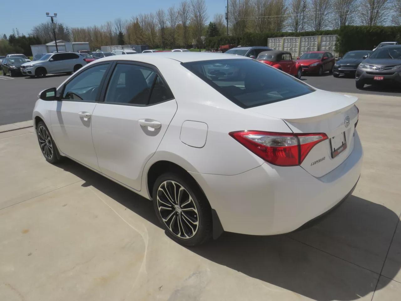 2014 Toyota Corolla S | Clean Title No Accidents | Leather | Sunroof | Alloy Rims | Digital Touchscreen | Heated Seats | Reverse Camera | Photo