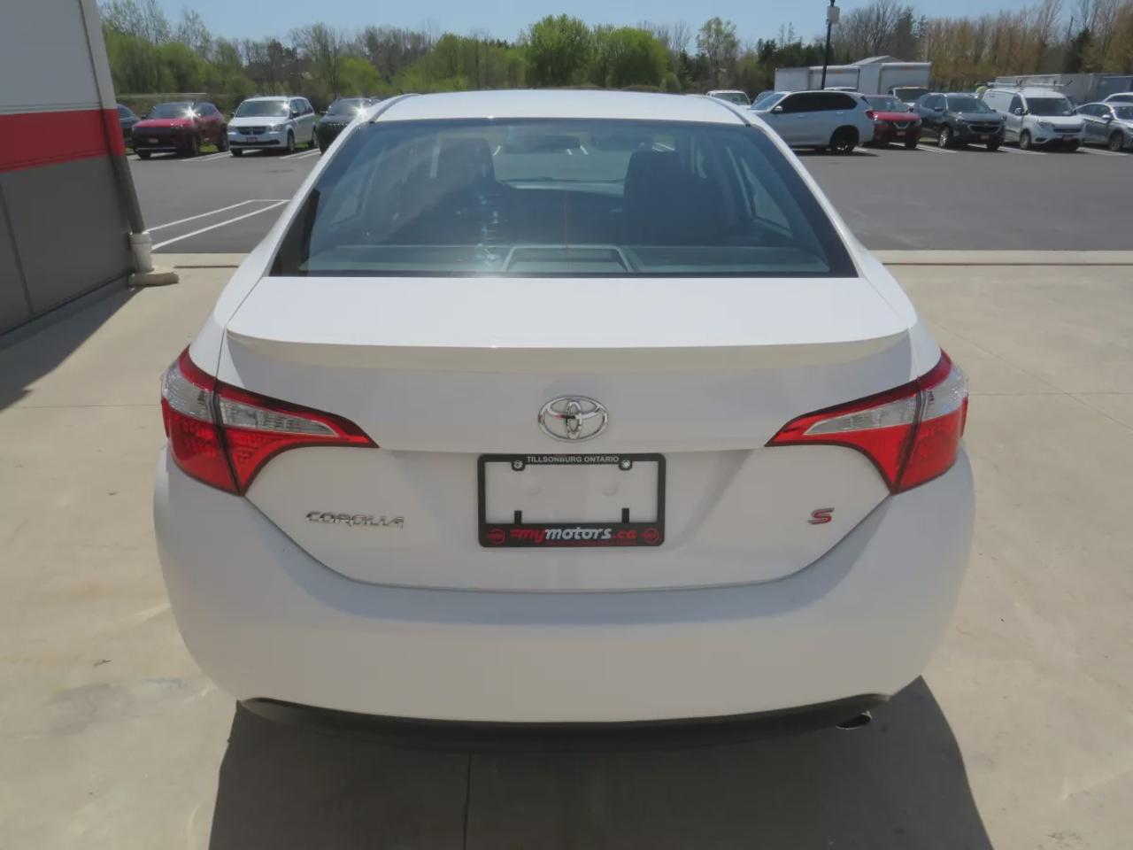 2014 Toyota Corolla S | Clean Title No Accidents | Leather | Sunroof | Alloy Rims | Digital Touchscreen | Heated Seats | Reverse Camera | Photo