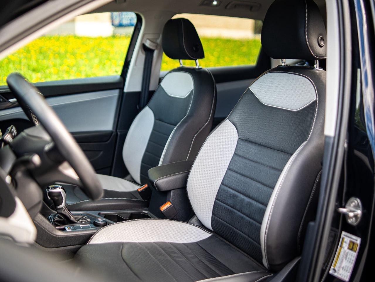 2023 Volkswagen Taos Highline Photo
