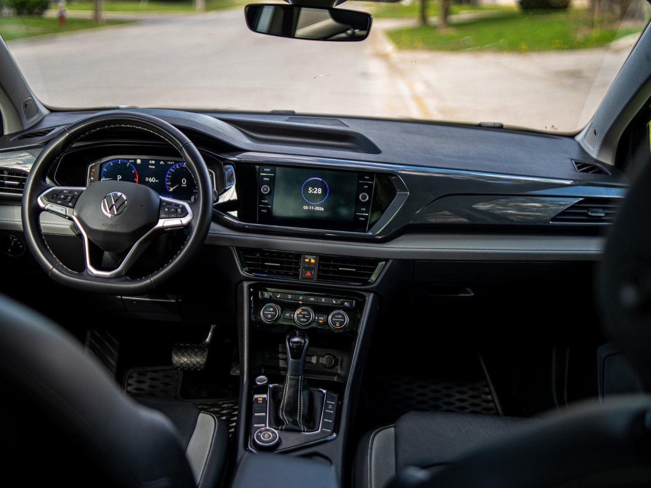 2023 Volkswagen Taos Highline Photo