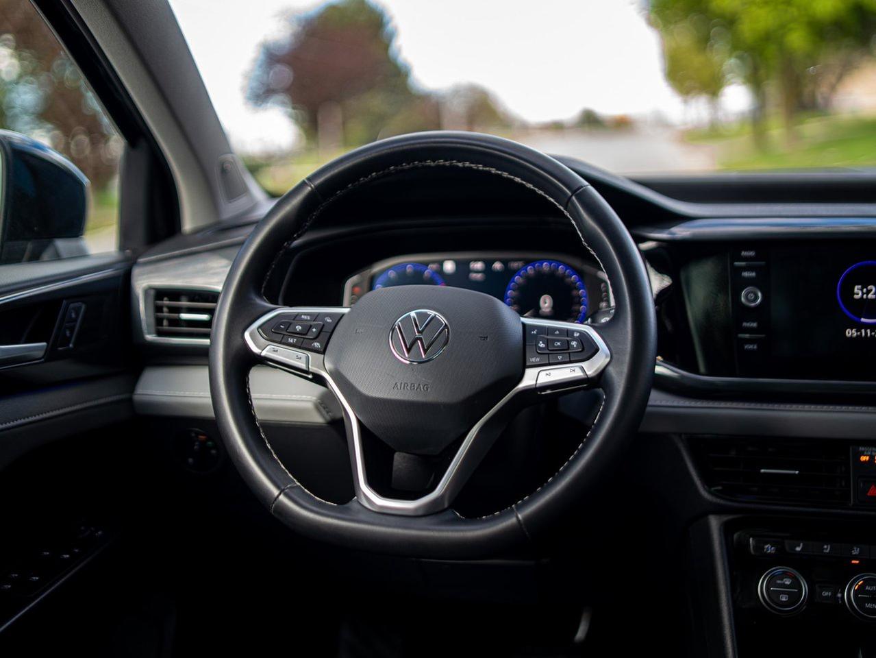 2023 Volkswagen Taos Highline Photo