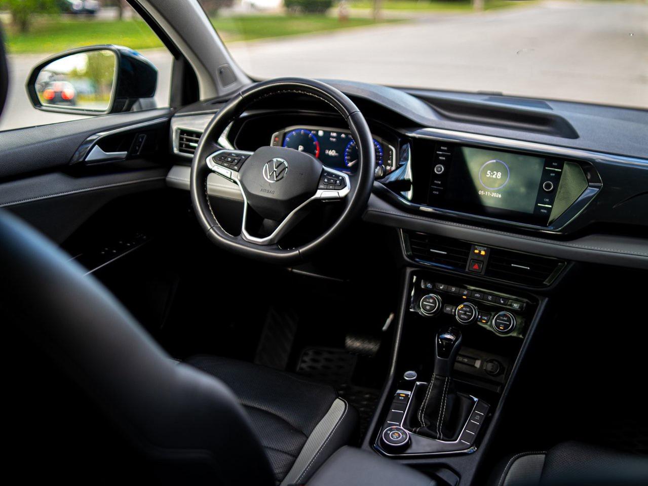 2023 Volkswagen Taos Highline Photo
