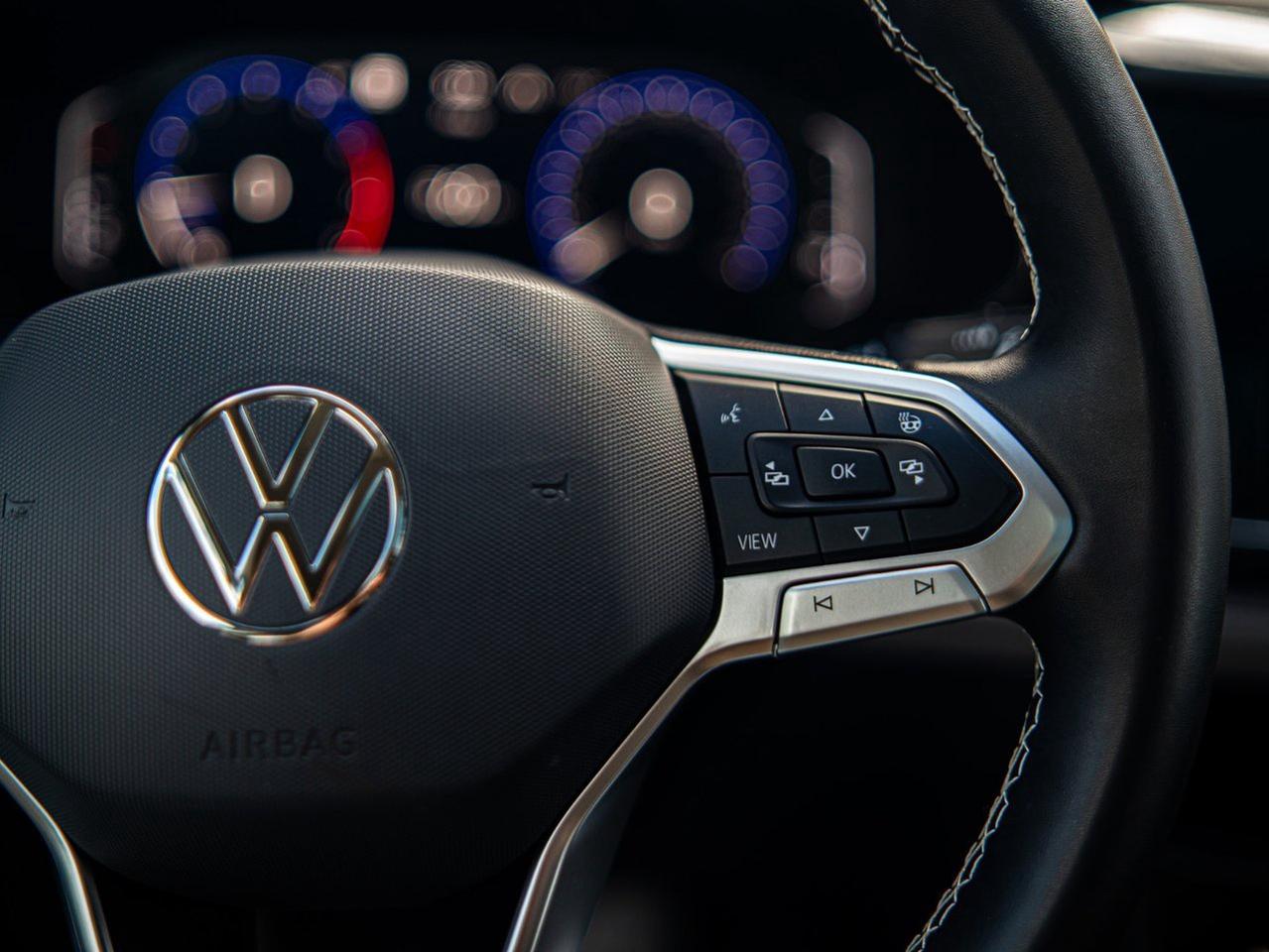 2023 Volkswagen Taos Highline Photo