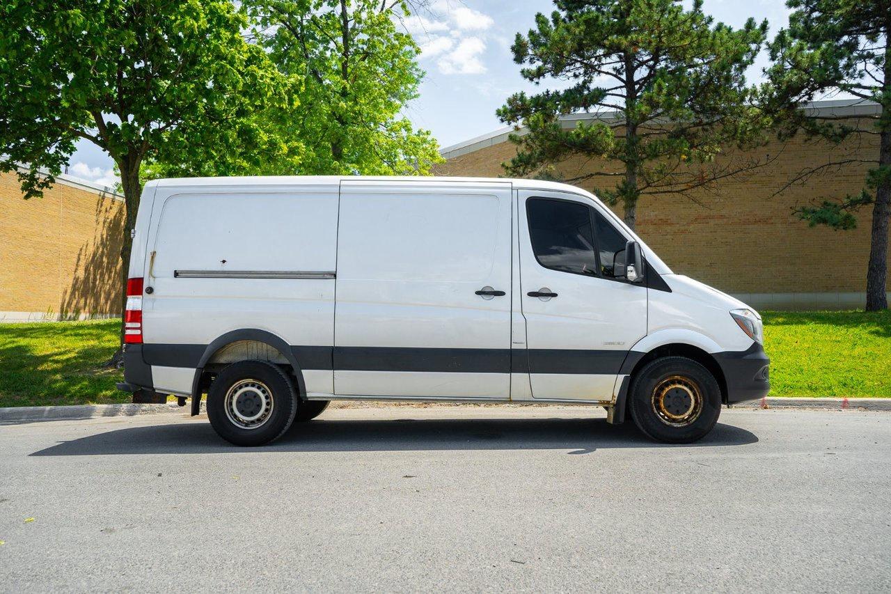 2016 Mercedes-Benz Sprinter Cargo Vans Bluetec Photo3