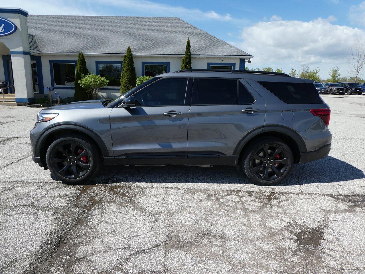 2022 Ford Explorer ST | Heated Seats | Backup Cam | Nav | Photo