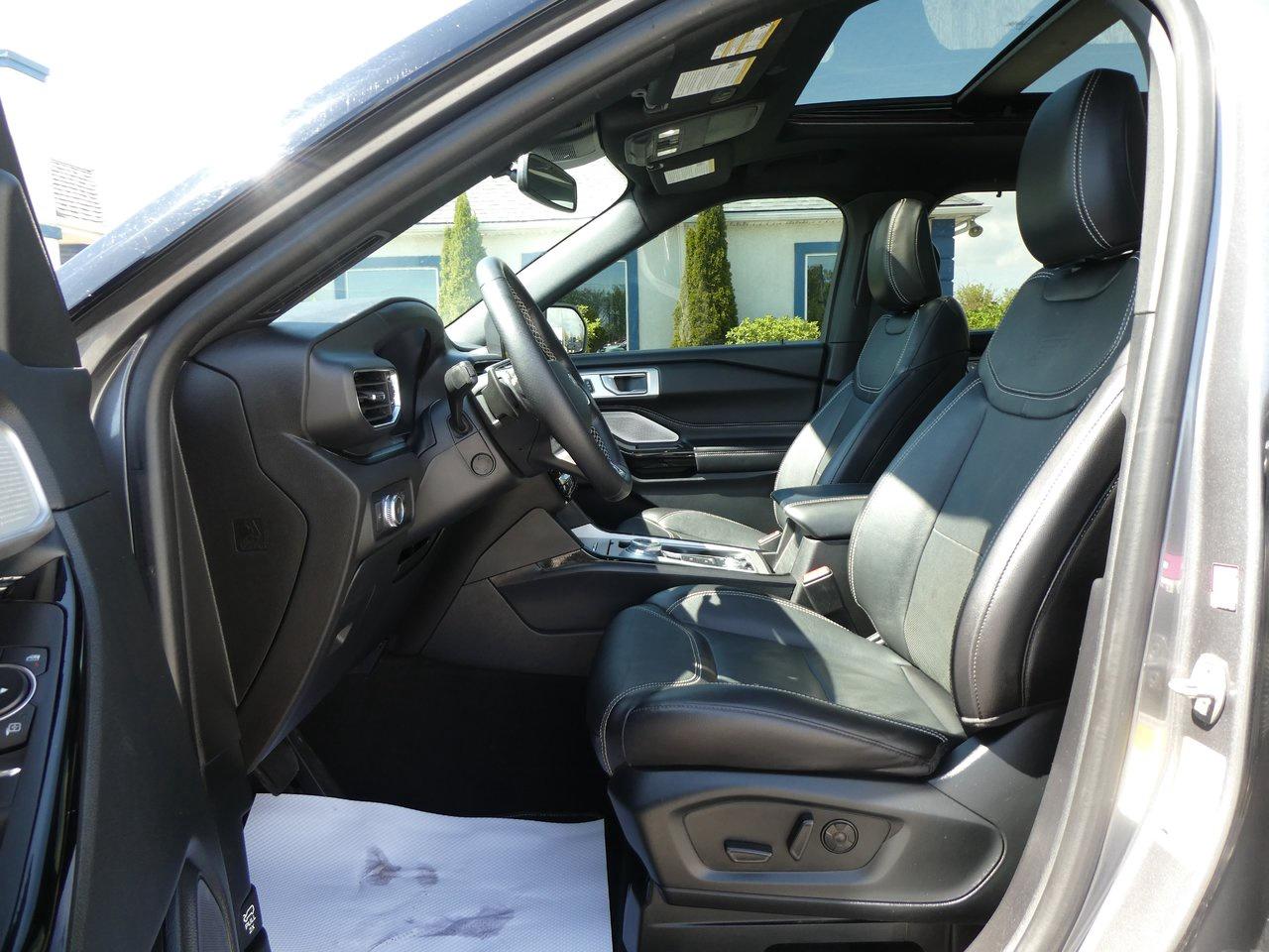 2022 Ford Explorer ST | Heated Seats | Backup Cam | Nav | Photo