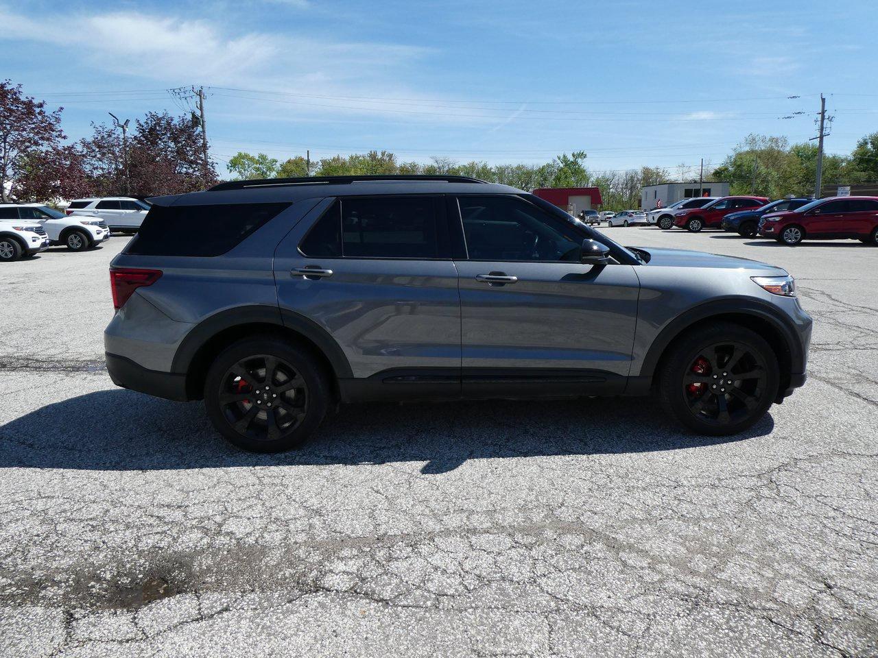 2022 Ford Explorer ST | Heated Seats | Backup Cam | Nav | Photo