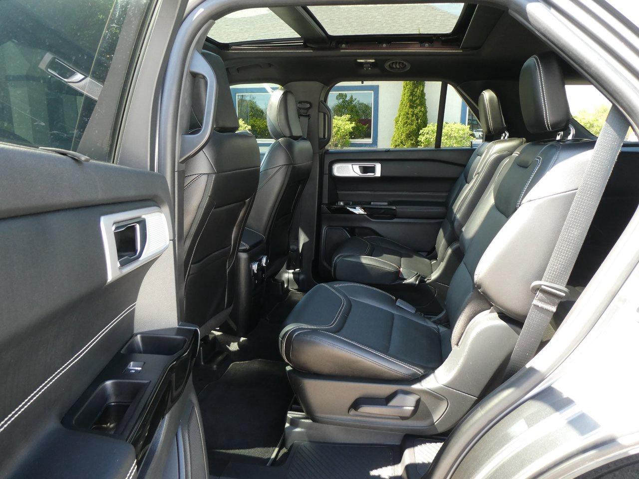 2022 Ford Explorer ST | Heated Seats | Backup Cam | Nav | Photo