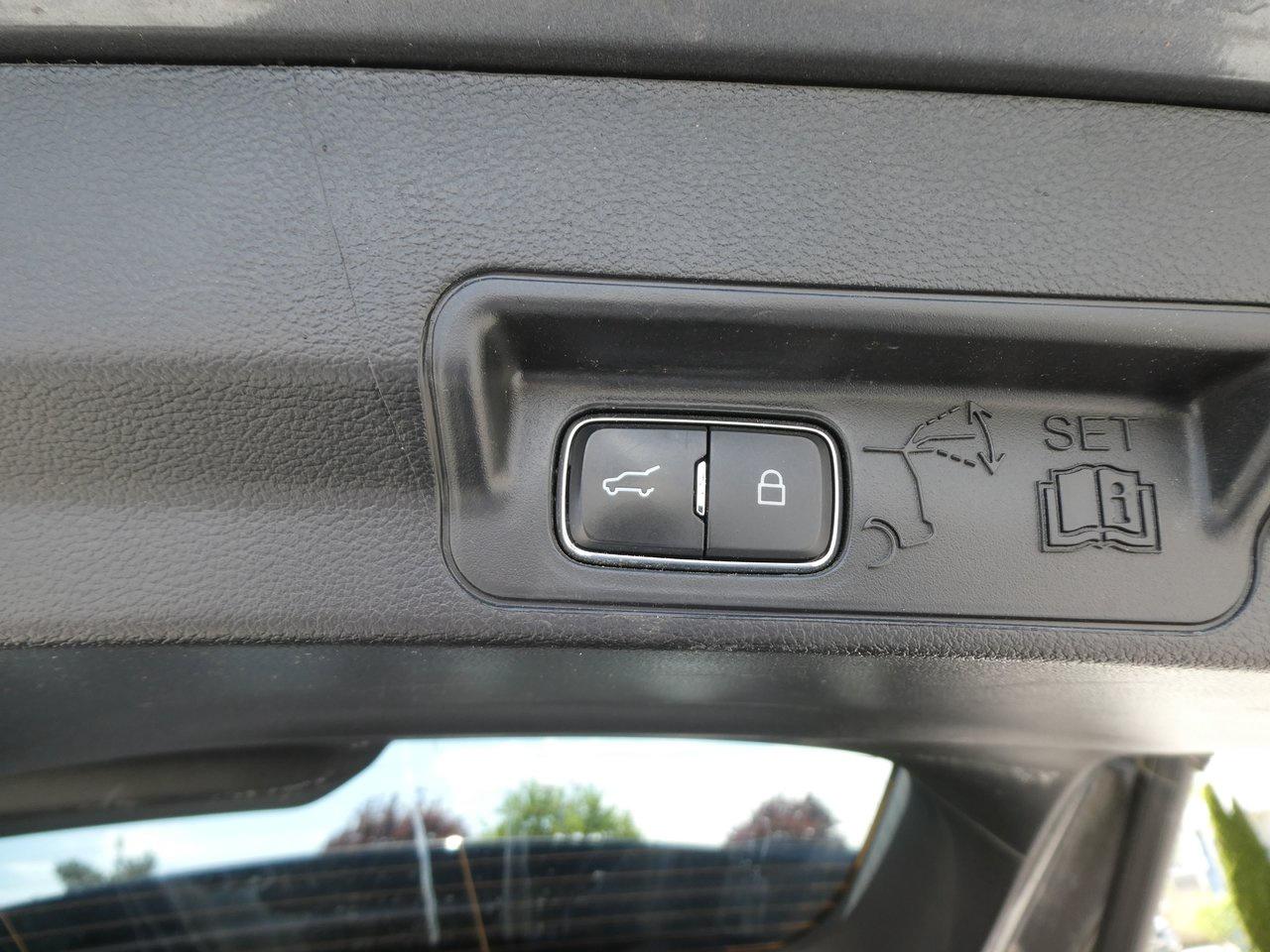 2022 Ford Explorer ST | Heated Seats | Backup Cam | Nav | Photo