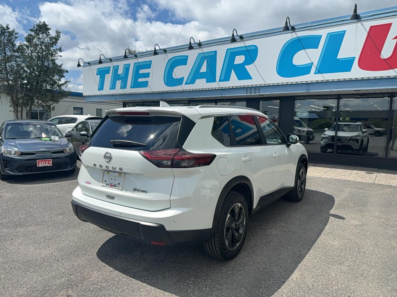 2024 Nissan Rogue SV MOONROOF