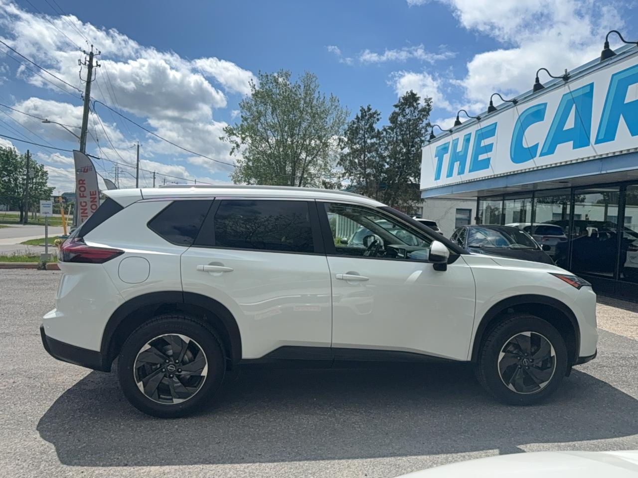 2024 Nissan Rogue SV MOONROOF