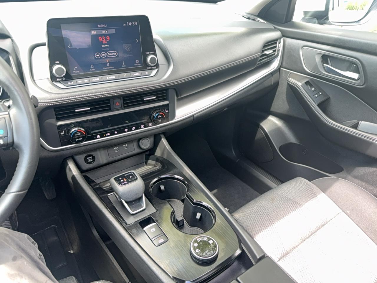 2024 Nissan Rogue SV MOONROOF