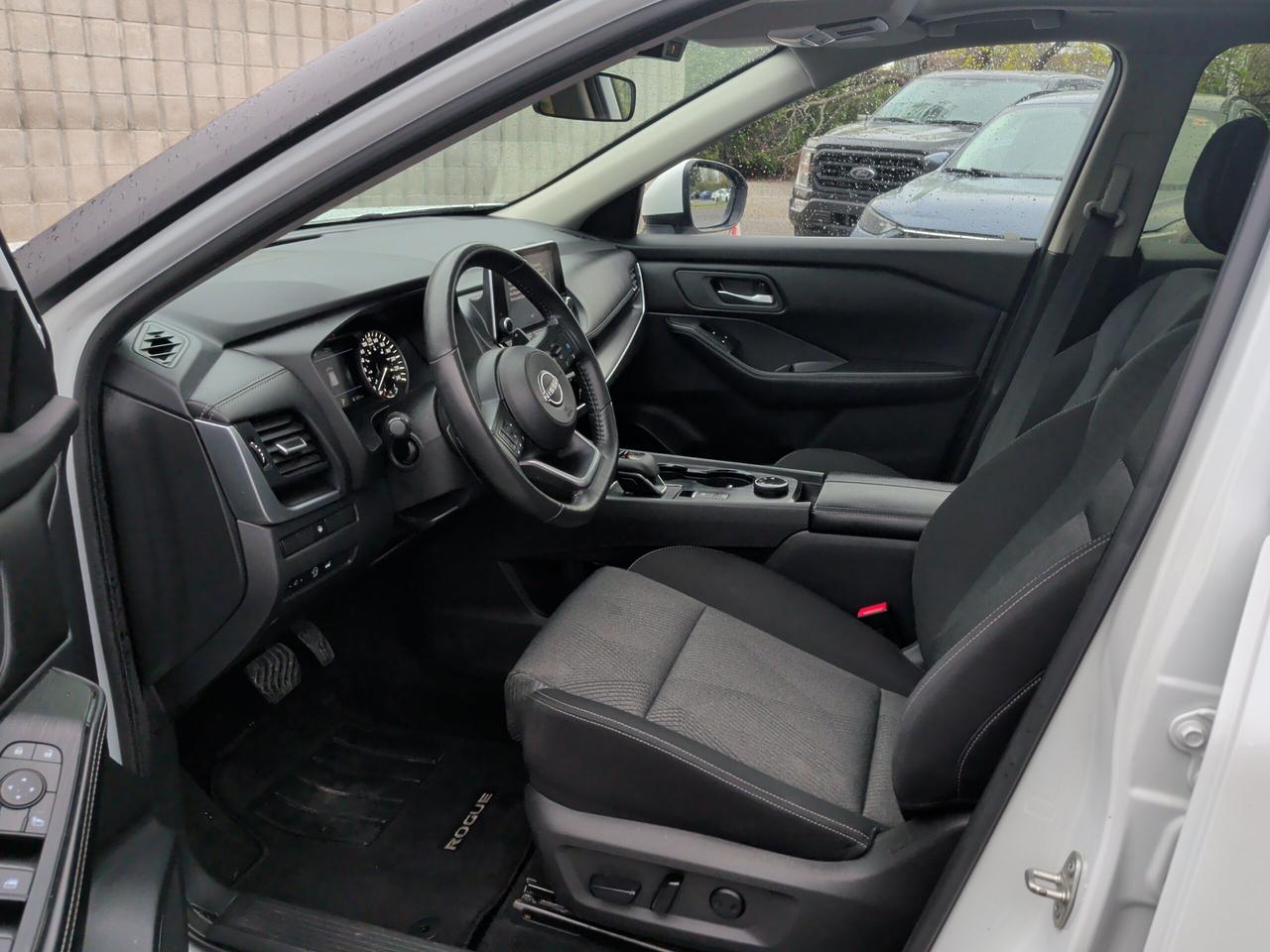2024 Nissan Rogue SV MOONROOF