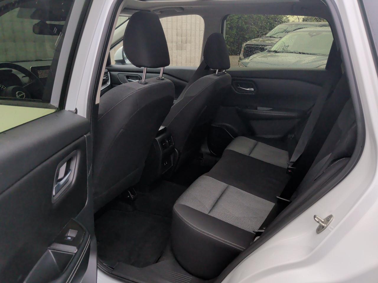 2024 Nissan Rogue SV MOONROOF