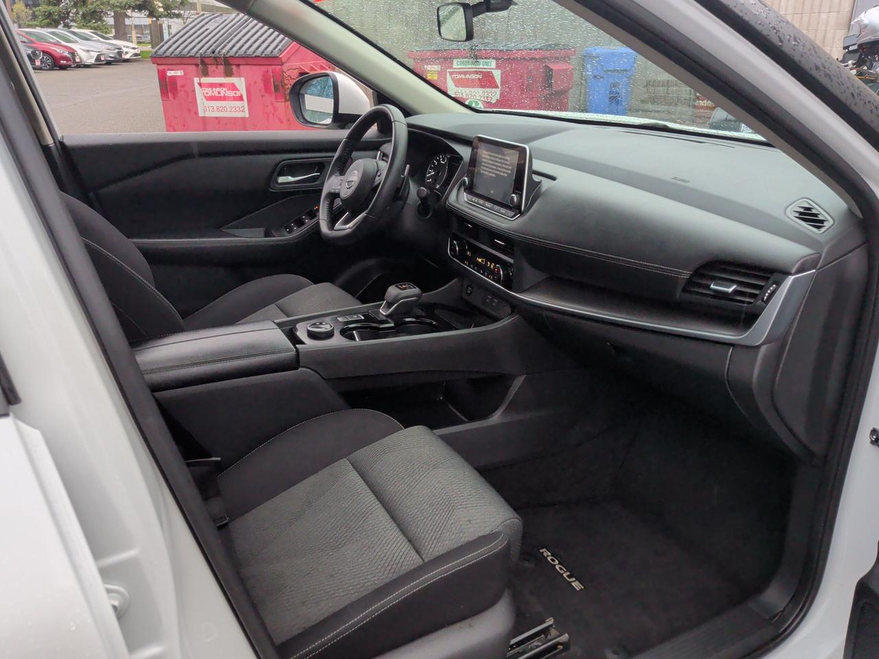 2024 Nissan Rogue SV MOONROOF