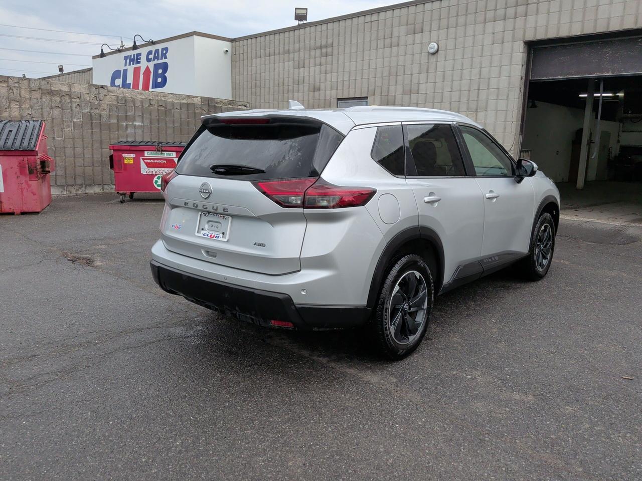 2025 Nissan Rogue SV MOONROOF