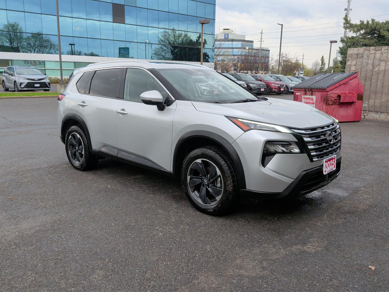2025 Nissan Rogue SV MOONROOF