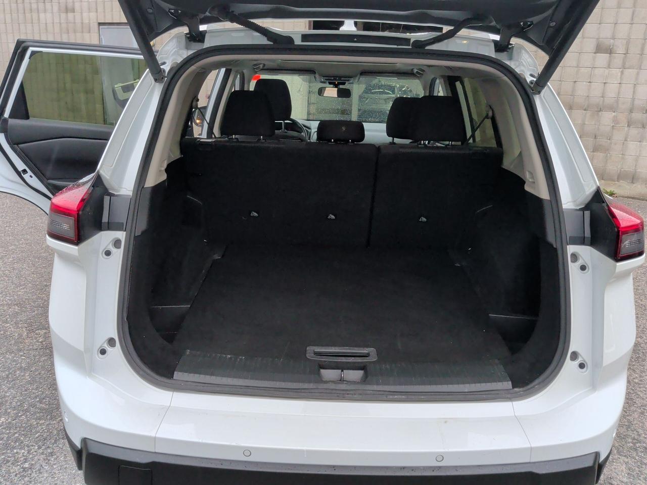 2024 Nissan Rogue SV MOONROOF Photo