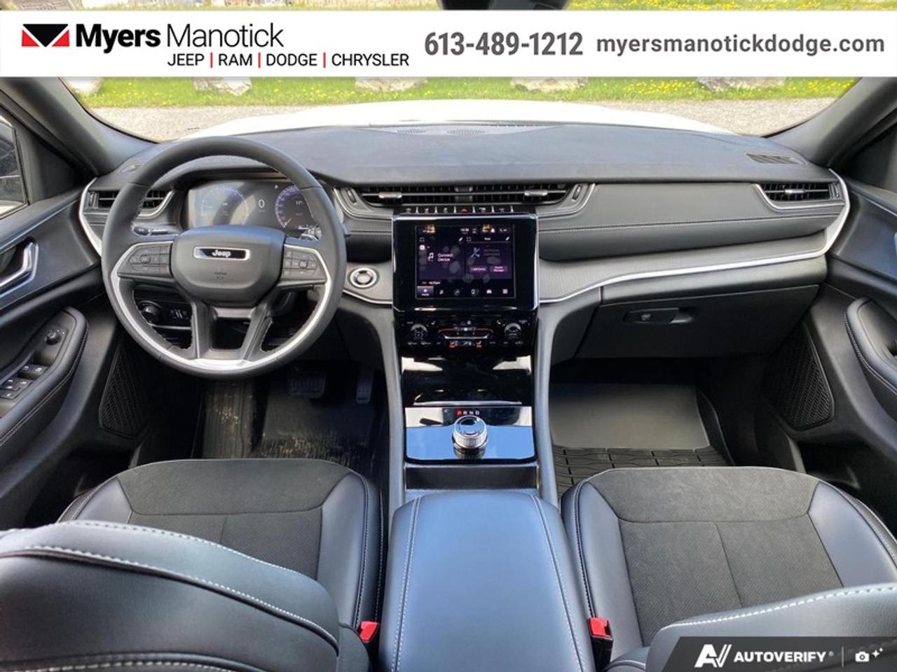 2025 Jeep Grand Cherokee Altitude  - Sunroof Photo