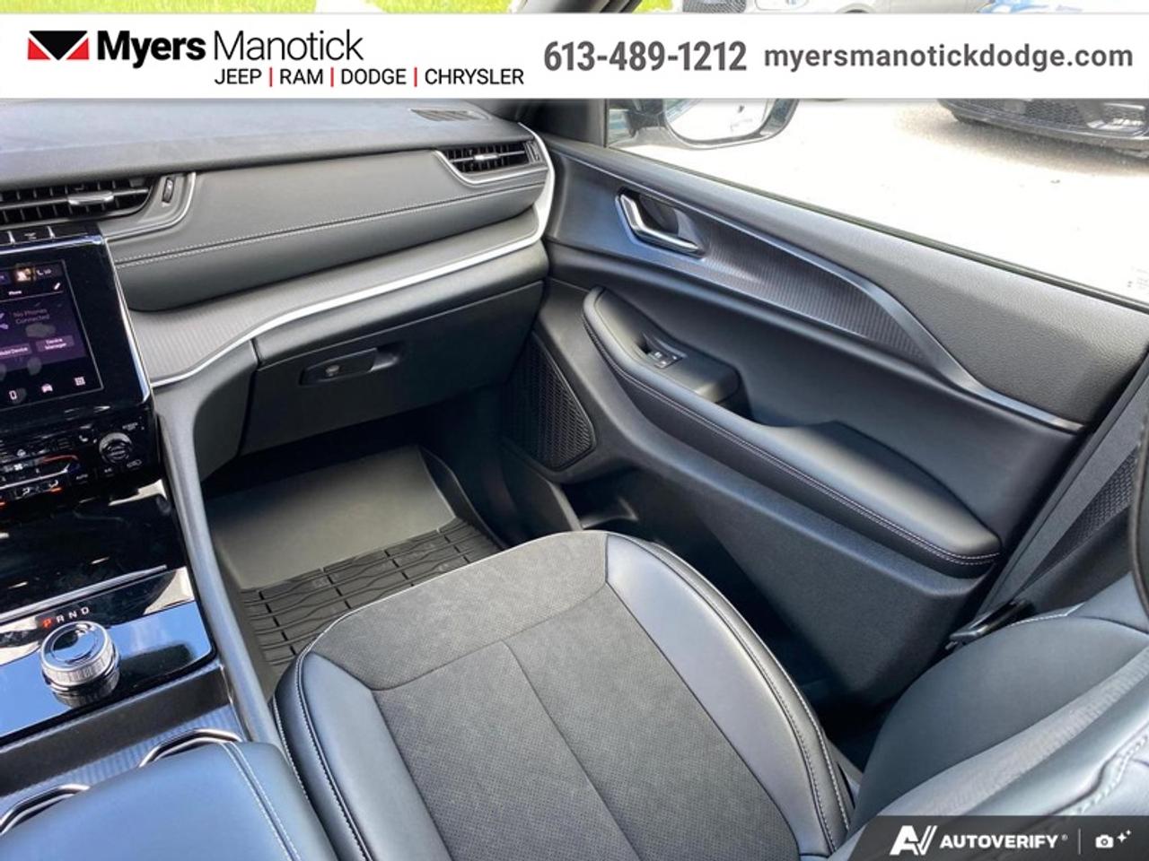 2025 Jeep Grand Cherokee Altitude  - Sunroof Photo