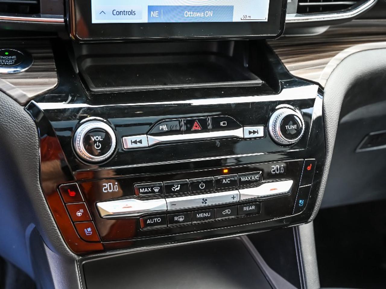 2021 Ford Explorer LIMITED Photo