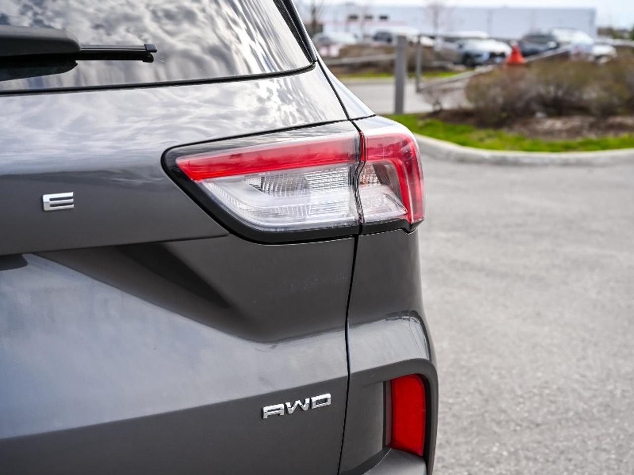 2022 Ford Escape SE Photo