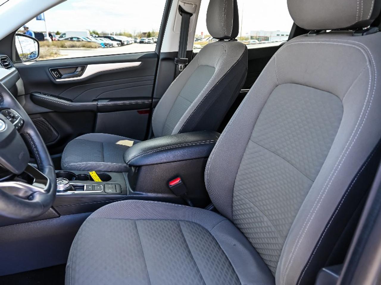2022 Ford Escape SE Photo