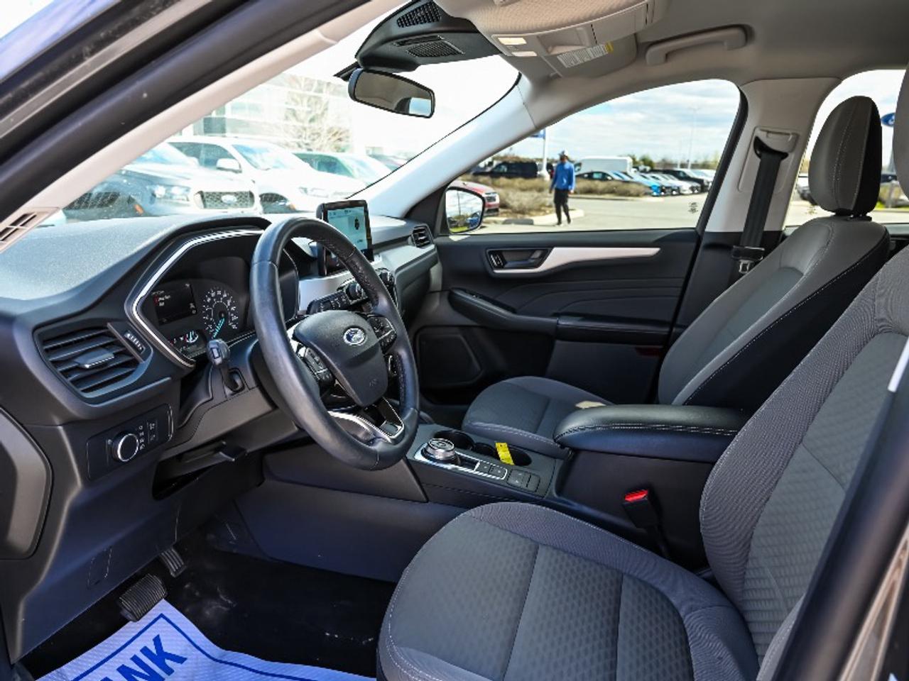 2022 Ford Escape SE Photo